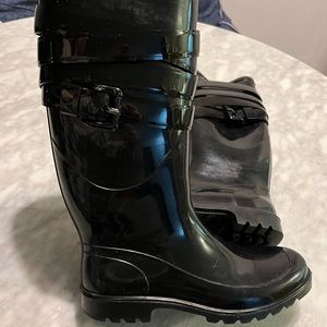 Burberry rain boots size 39